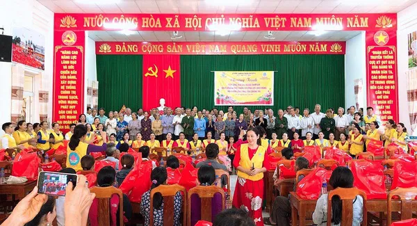 Câu lạc bộ Tình Người Quảng Trị tri ân người có công với cách mạng
