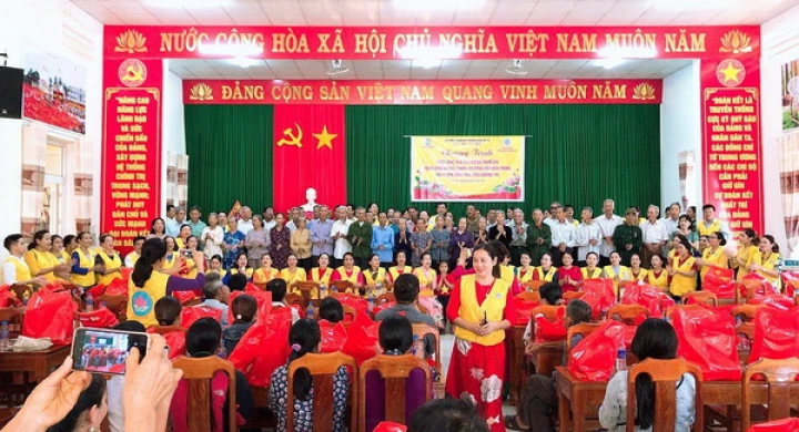 Câu lạc bộ Tình Người Quảng Trị tri ân người có công với cách mạng