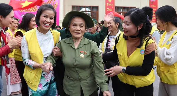 “Nơi ấm áp nhất là nơi có tình người…”