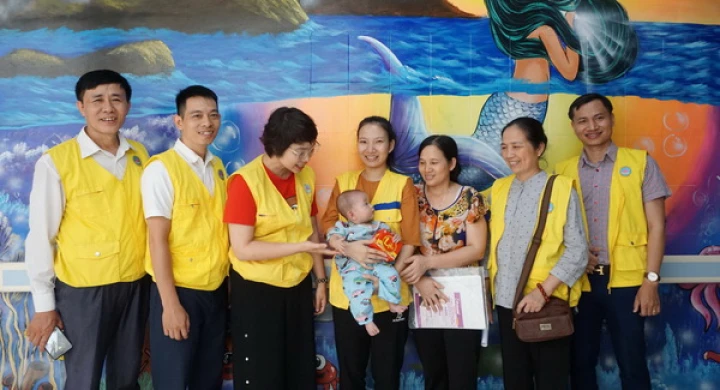 "Nơi có Tình Người, gian khó sẽ qua đi"