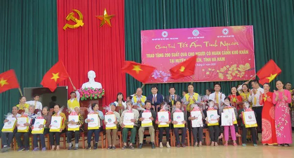 Phóng sự ảnh: Nụ cười xuân trên đất Duy Tiên