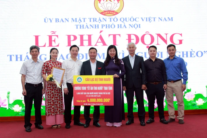 Tình Người chung tay ủng hộ Quỹ “Vì người nghèo" thành phố Hà Nội