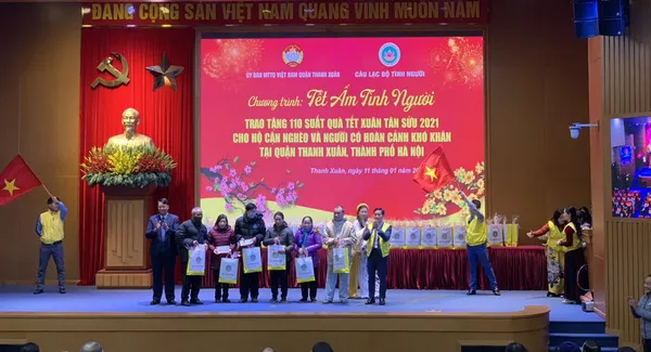 Xuân về sớm trên quận Thanh Xuân