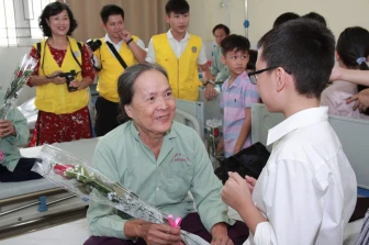 Từ thiện hằng tháng tại Bệnh viện E - Tháng 10/2019