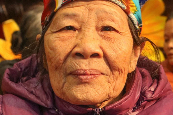 566. Hoàng Thị Tút