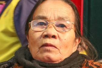 572. Lại Thị Tân