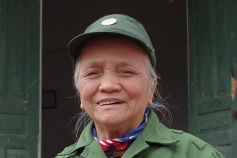 759. Dương Thị Bách