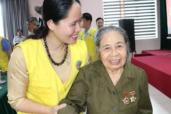 2. Đinh Thị Nguyệt